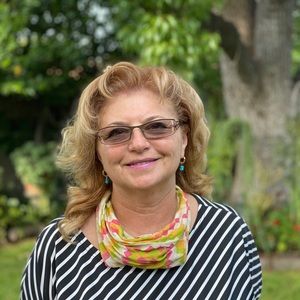 Meet your Posher, Elena